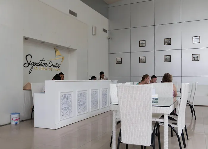 Signature Royal Cruise 5* Hạ Long
