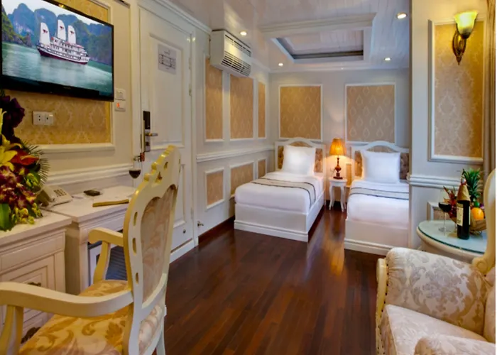 Signature Royal Cruise  Hạ Long