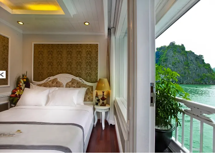  Signature Royal Cruise Hạ Long