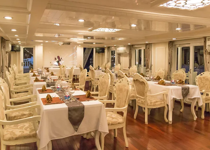  Signature Royal Cruise