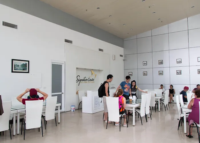 Signature Royal Cruise Hạ Long