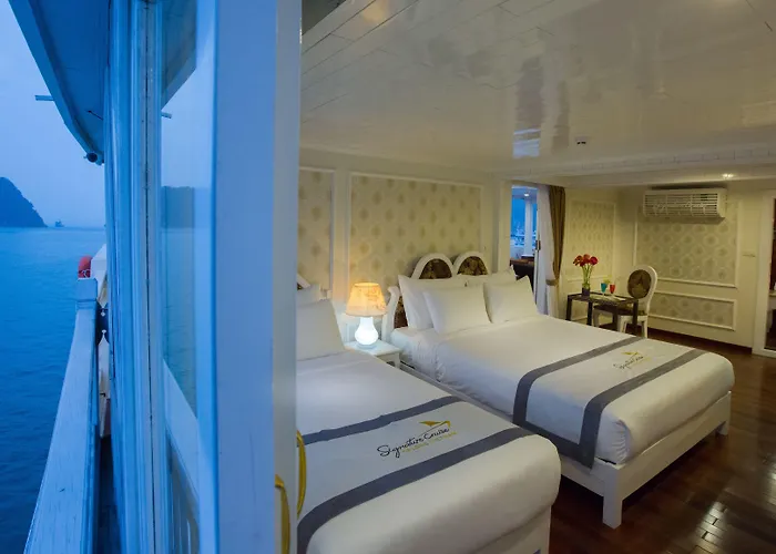 Signature Royal Cruise 5* Hạ Long