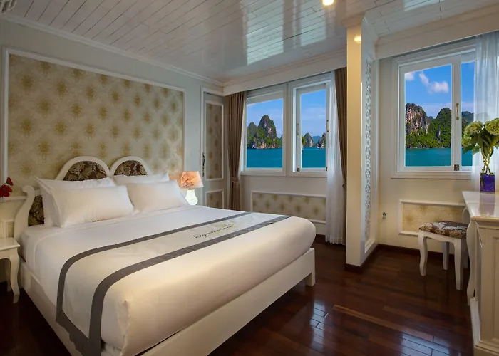 Signature Royal Cruise Hạ Long