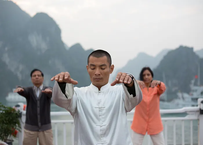 Signature Royal Cruise  Hạ Long