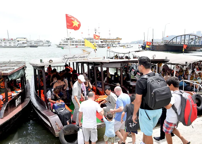 Signature Royal Cruise  Hạ Long