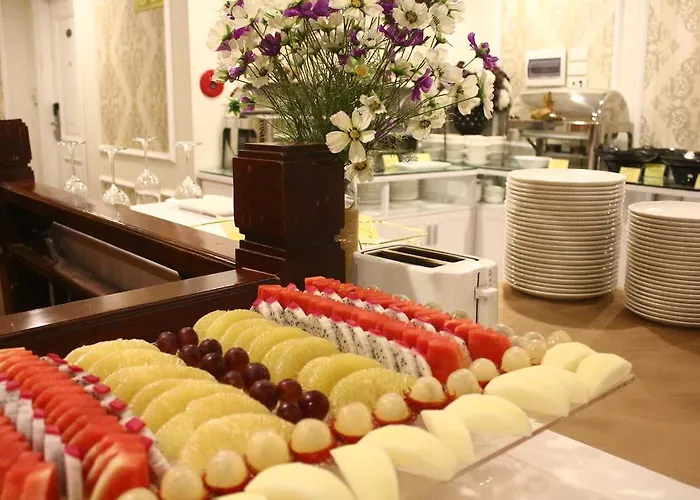 Signature Royal Cruise  Hạ Long